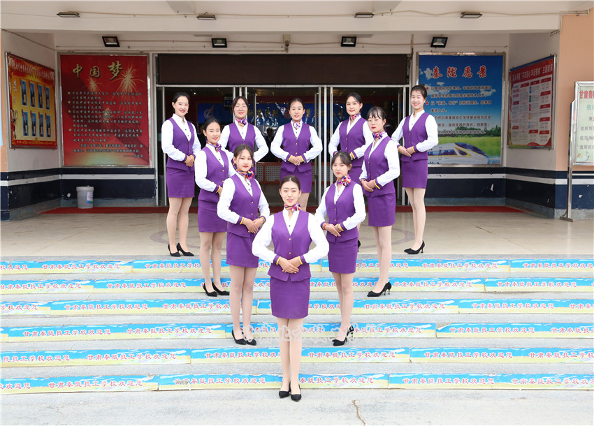 必赢437官方网站带你了解高铁乘务员服务标准有哪些？