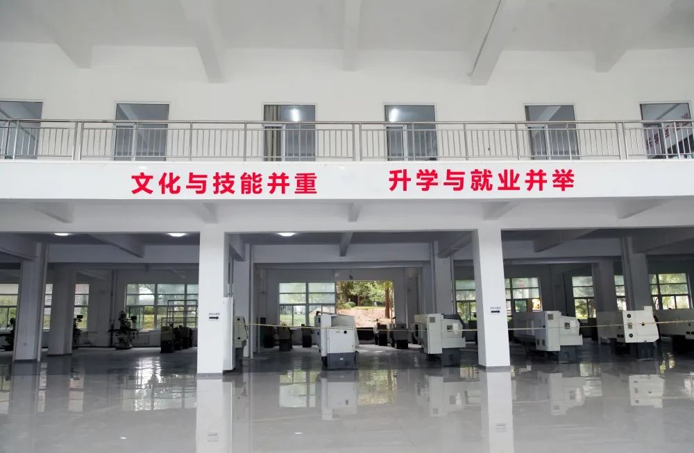 初中毕业在必赢437官方网站学习机电一体化专业好不好？